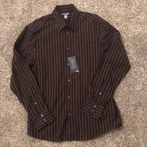 Slim Fit Men’s Dress Shirt